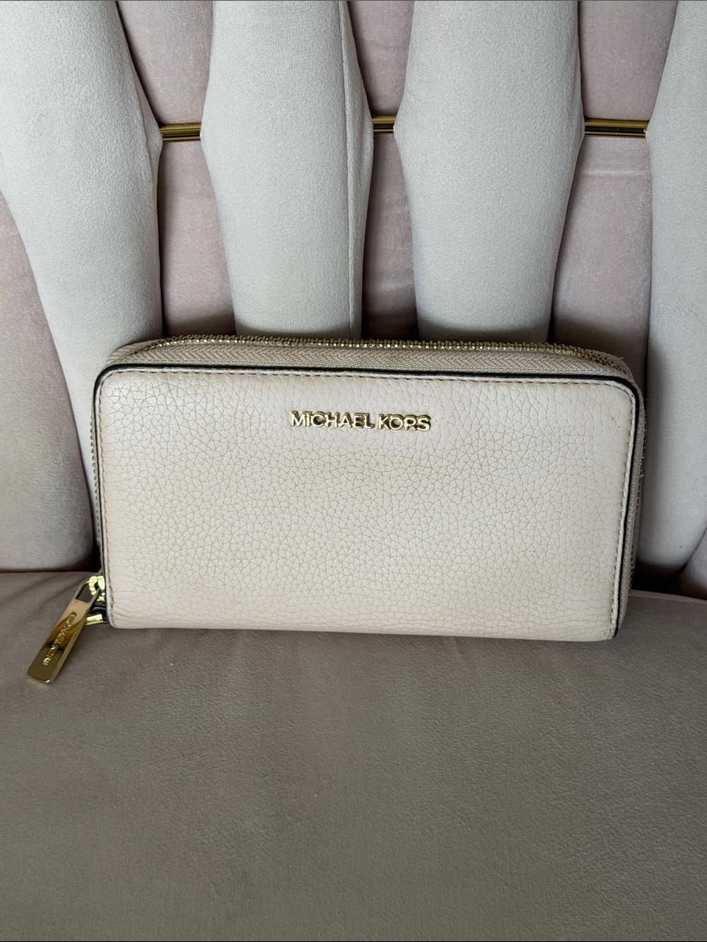 Michael Kors Pebbled Zip Wallet in Cream with Gold Hardware